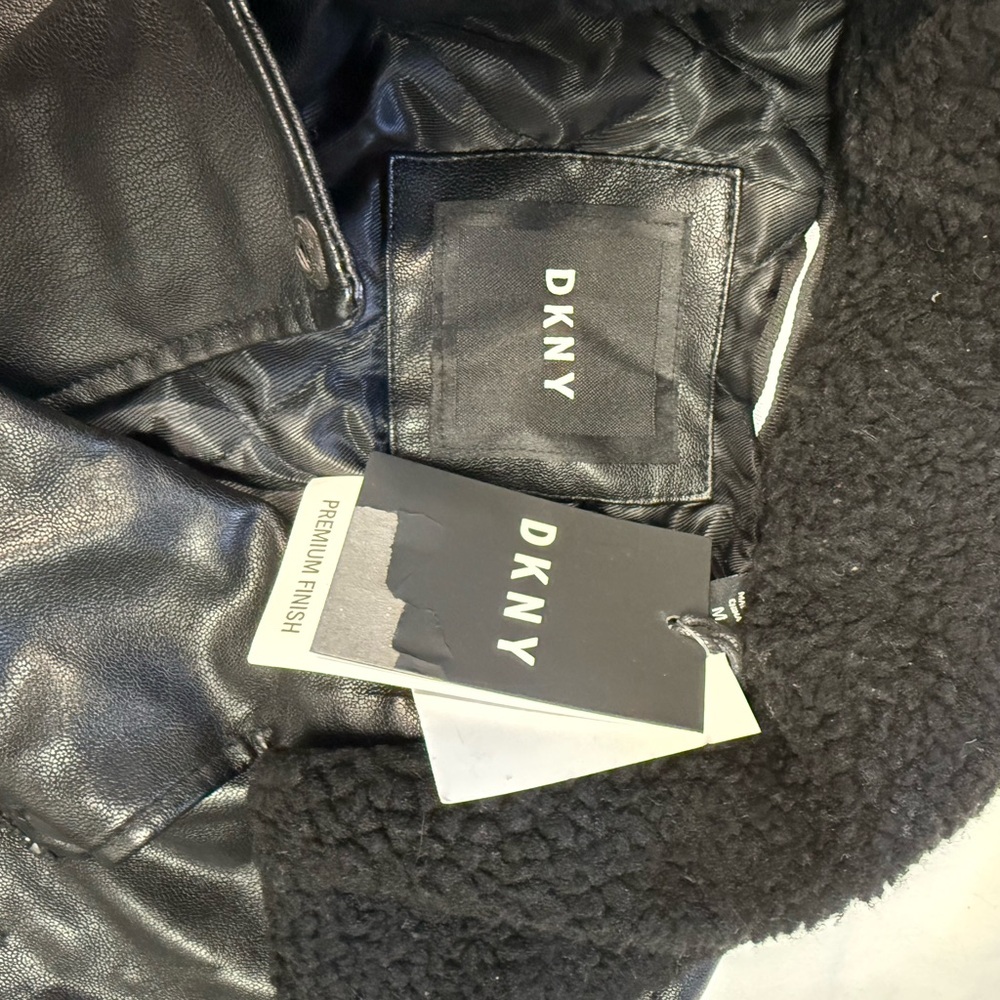 DKNY Men's Black zippered Front Jacket With Detachable Faux Fur Collar R13 - Picture 6 of 12